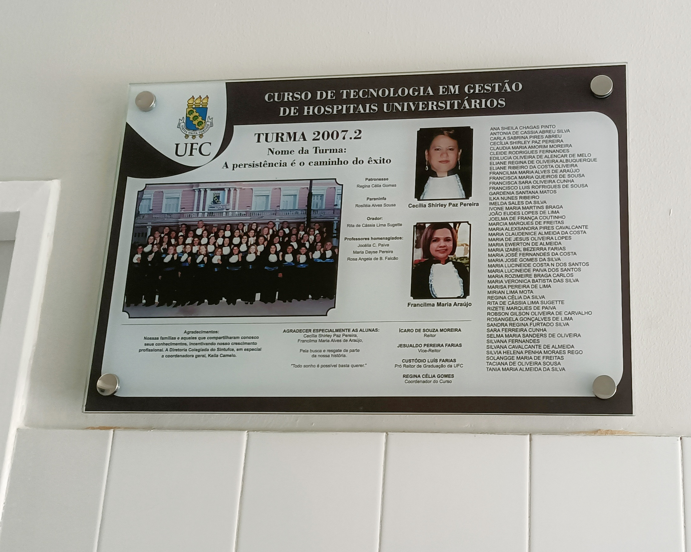 Placa Mural de formatura faculdade formandos title=