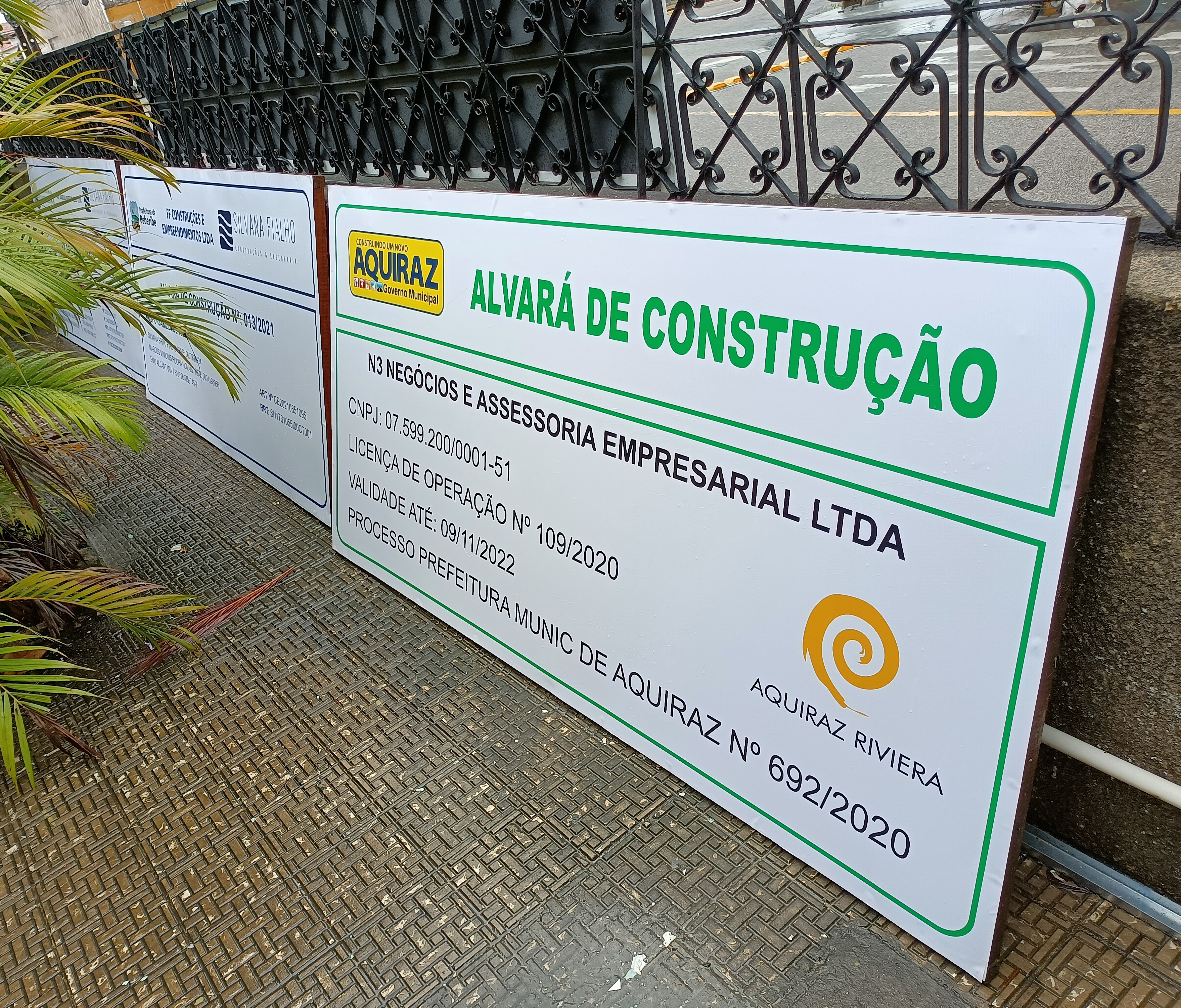 Placa de Alvará de construção, Chapa de zinco, adesivado, quadro de madeira title=