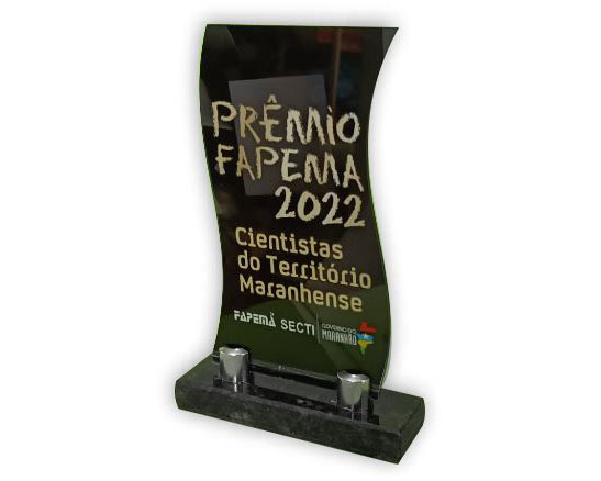 Troféu, formato onda, acrílico 13x18cm, base de granito title=